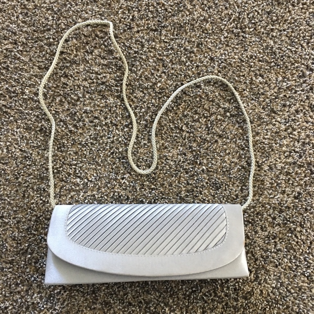 Silver clutch